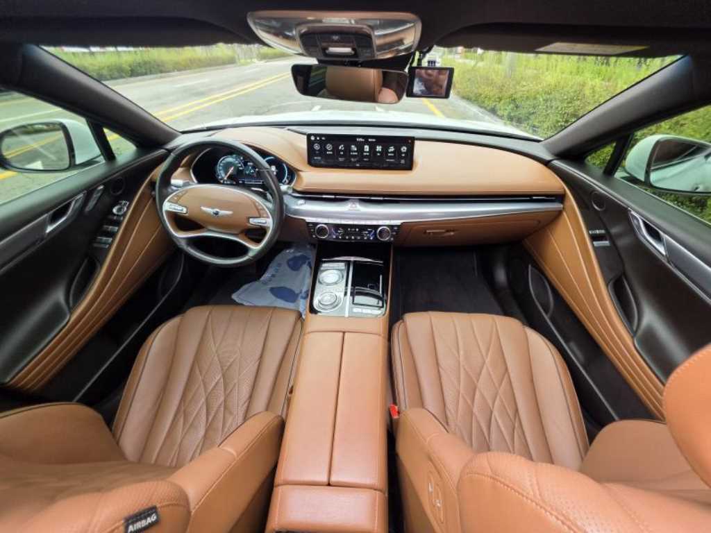 Genesis G80 — photo 01