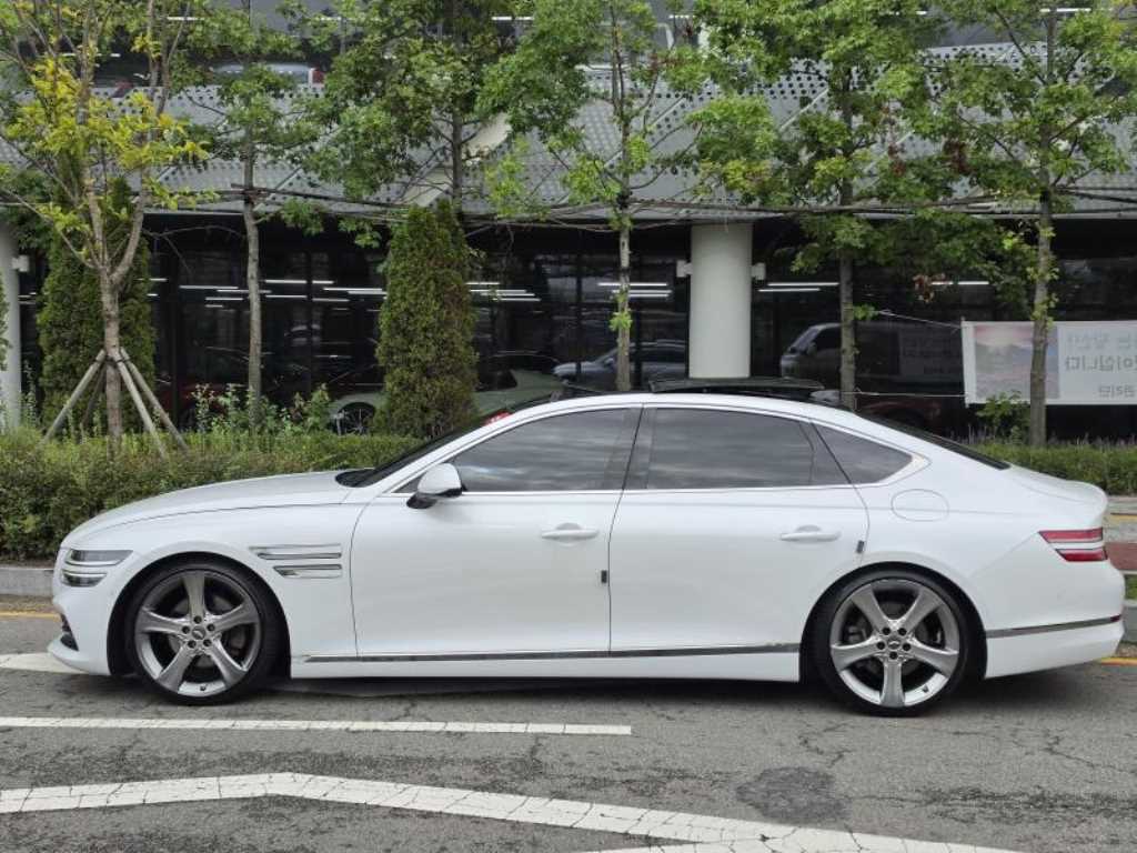 Genesis G80 — photo 02