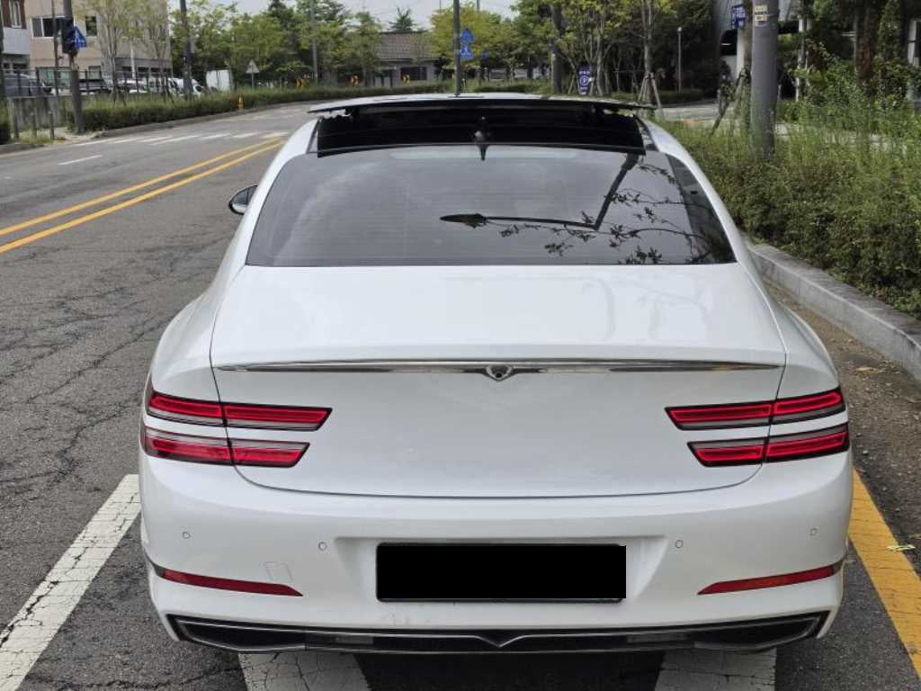 Genesis G80 — photo 06