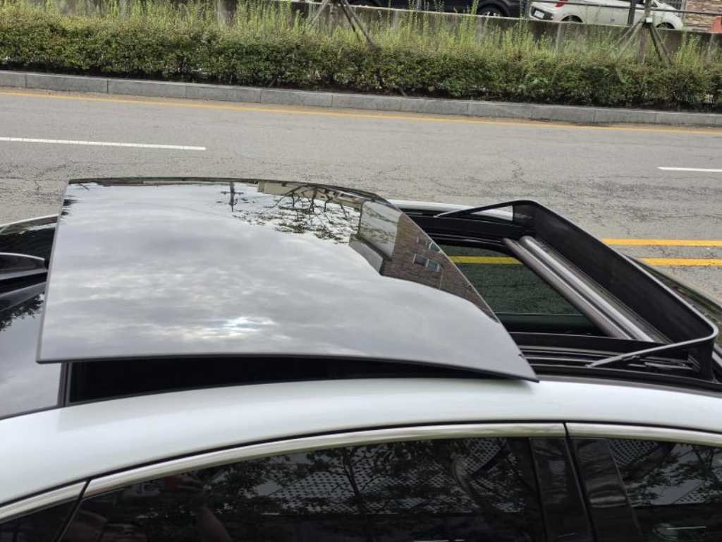 Genesis G80 — photo 08