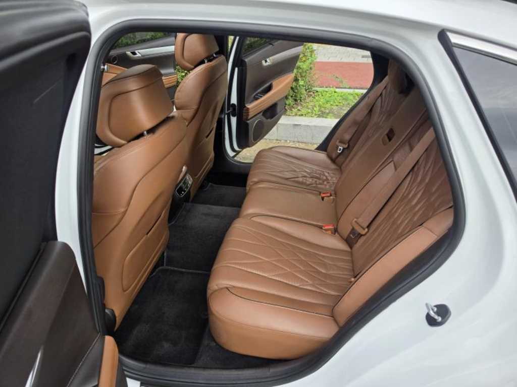 Genesis G80 — photo 10