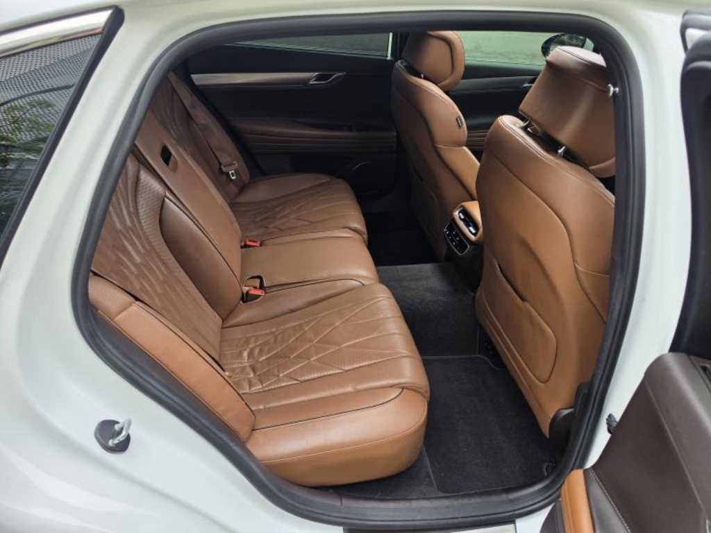 Genesis G80 — photo 11