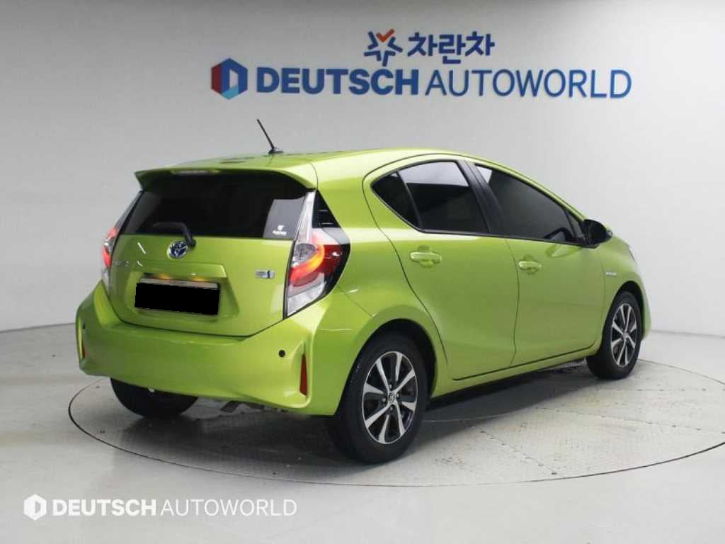 Toyota Prius — photo 02