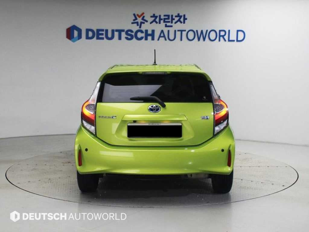 Toyota Prius — photo 04