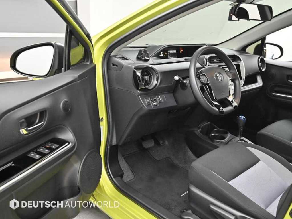 Toyota Prius — photo 09
