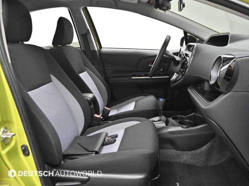 Toyota Prius — photo 10