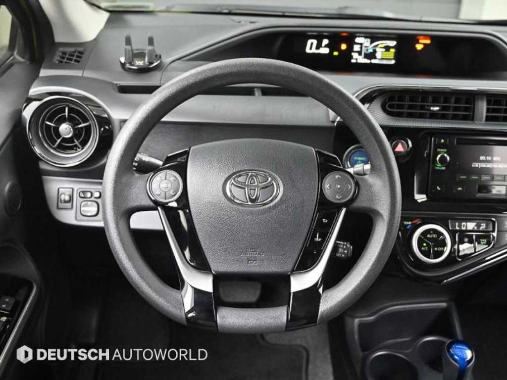 Toyota Prius — photo 12