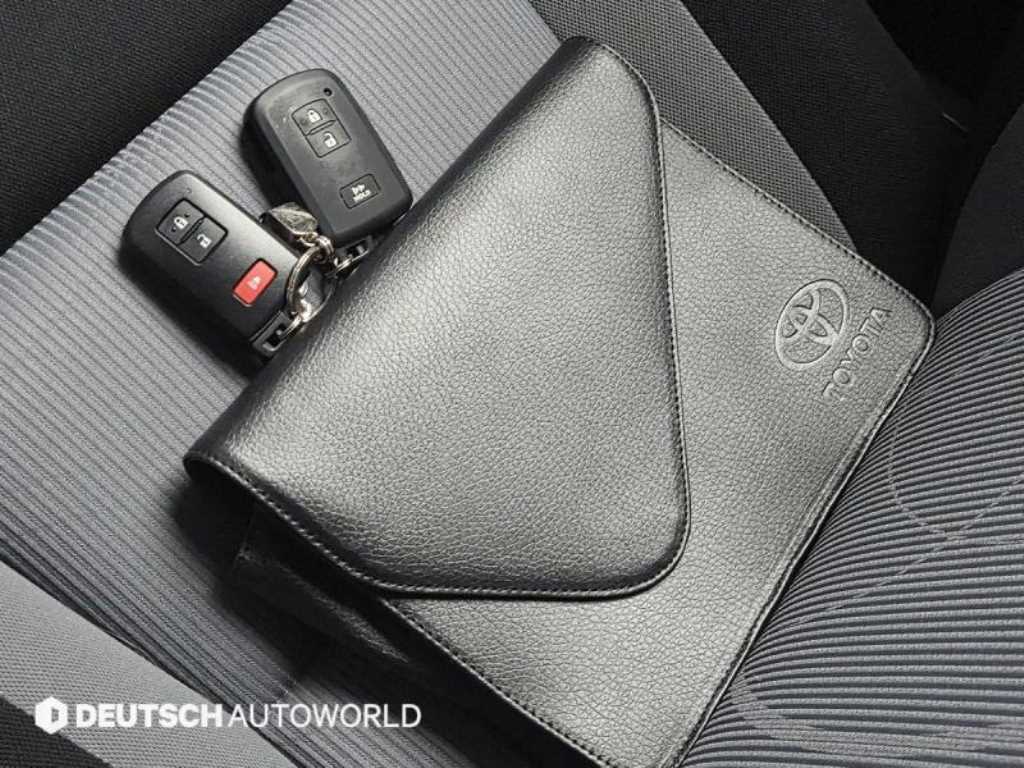 Toyota Prius — photo 18