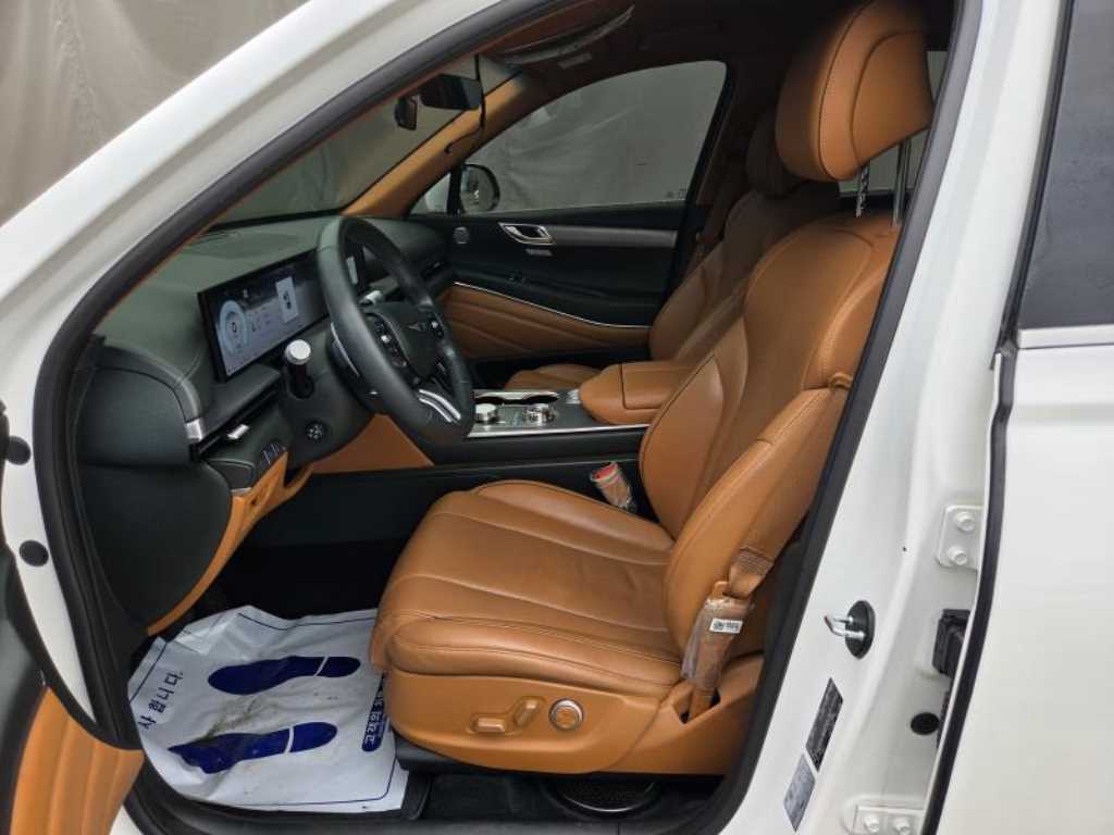 Genesis GV80 — photo 06