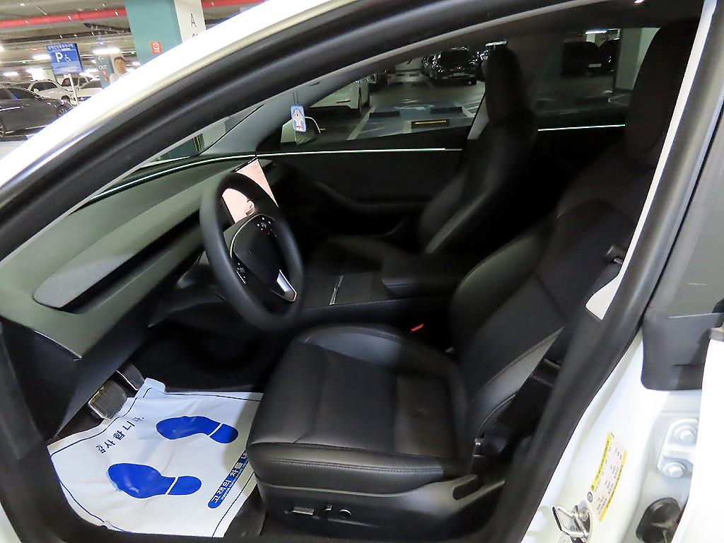 Tesla Model 3 — photo 06