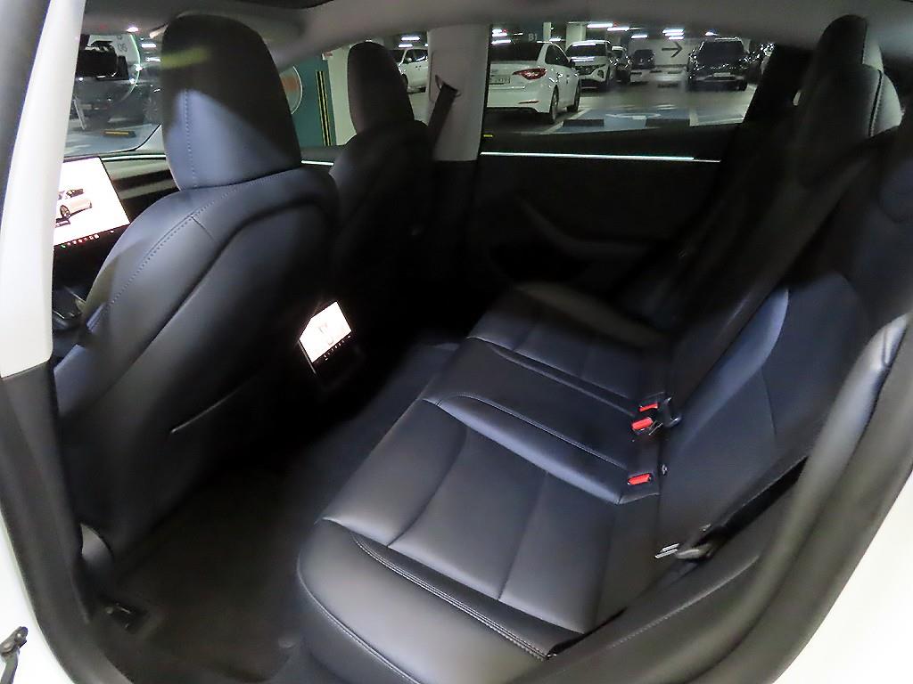 Tesla Model 3 — photo 07