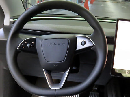 Tesla Model 3 — photo 08
