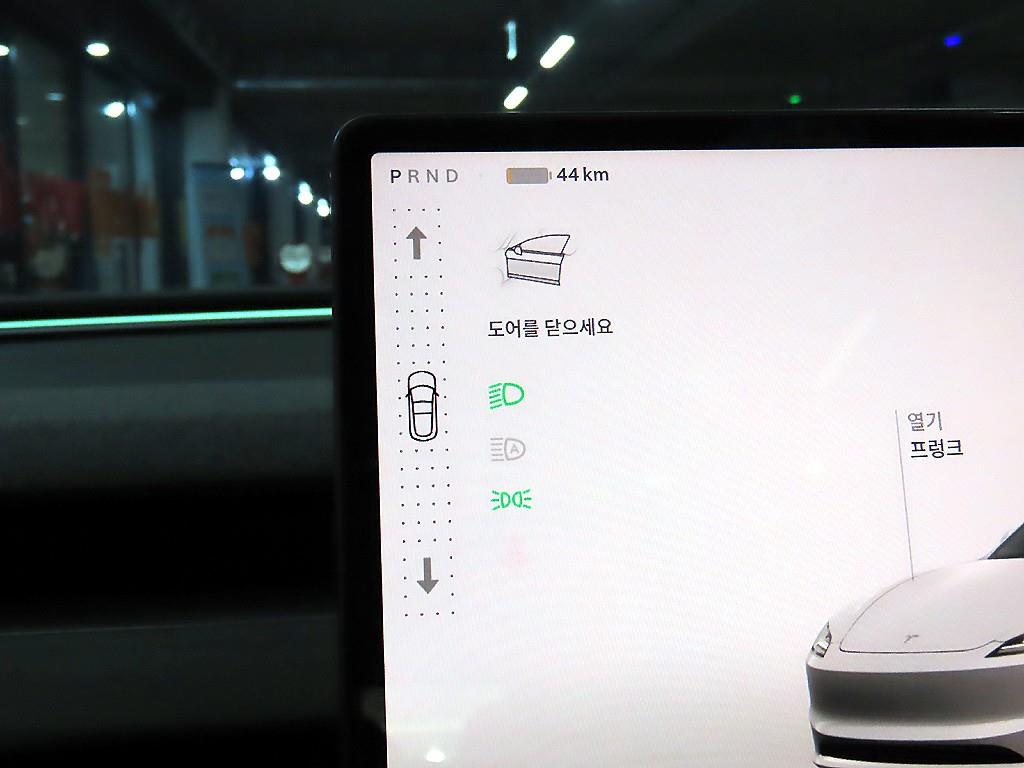 Tesla Model 3 — photo 12