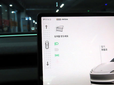 Tesla Model 3 — photo 12