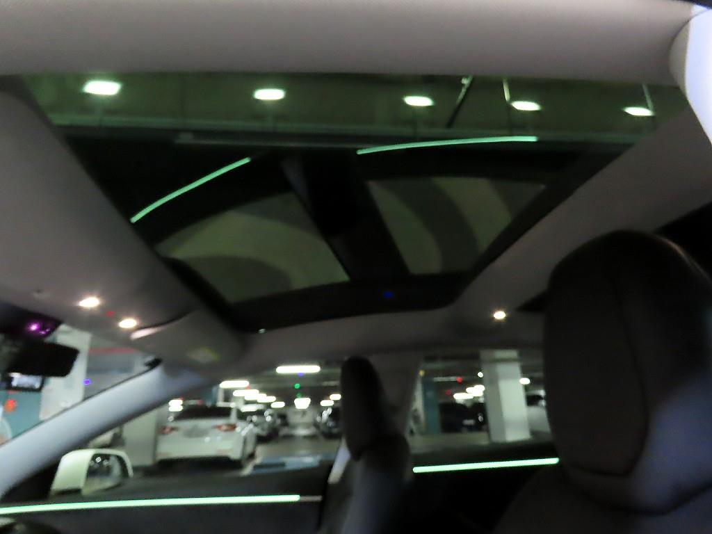 Tesla Model 3 — photo 17