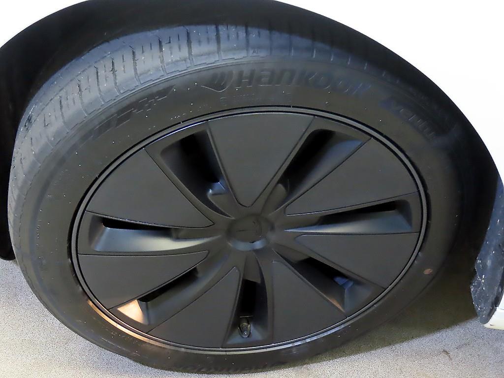 Tesla Model 3 — photo 20