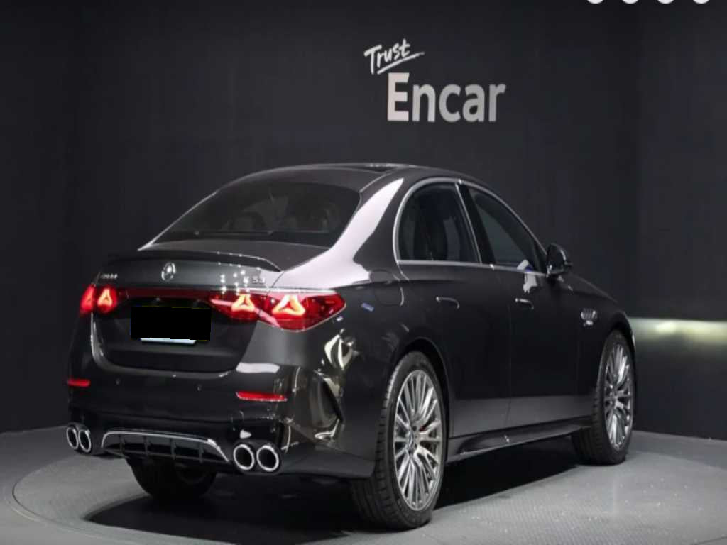 Mercedes-Benz E-Class — photo 02