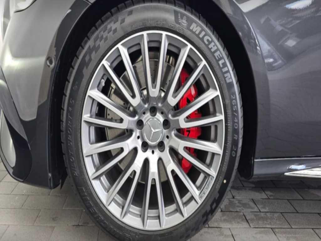 Mercedes-Benz E-Class — photo 05