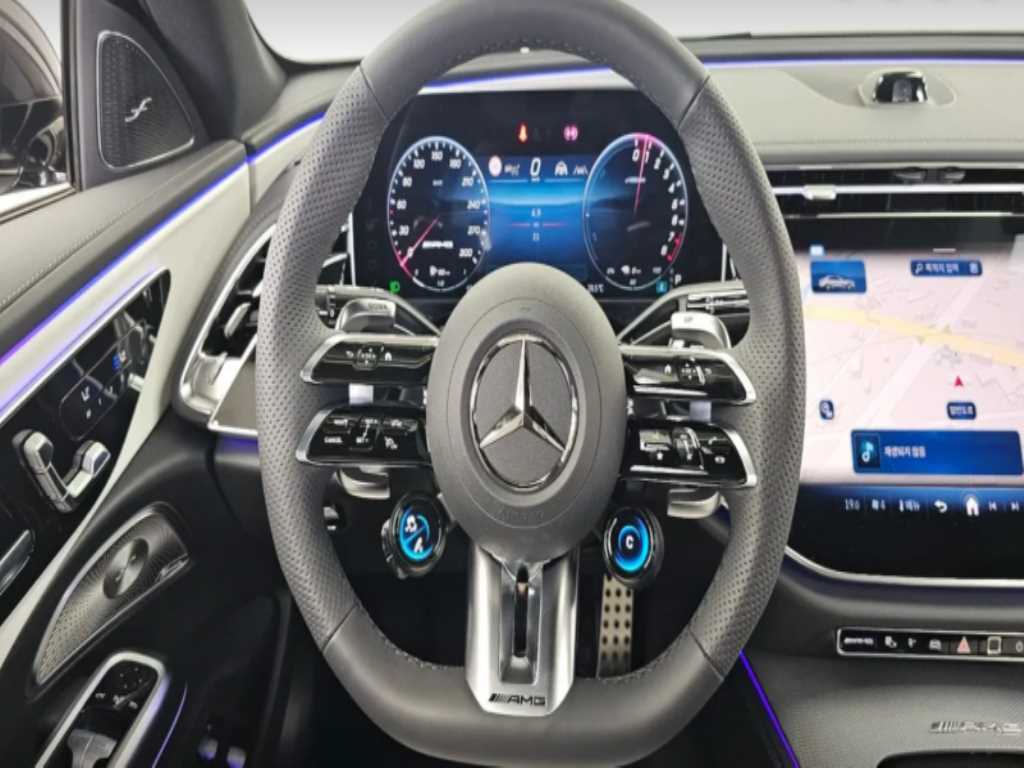 Mercedes-Benz E-Class — photo 15
