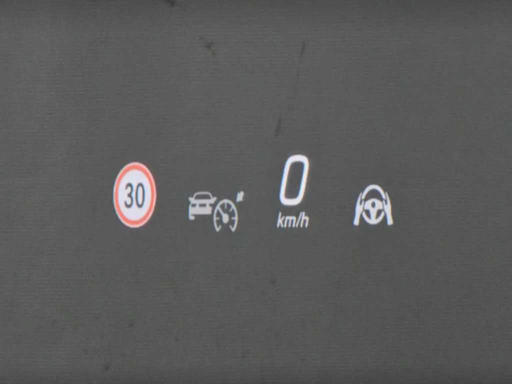 Mercedes-Benz E-Class — photo 19