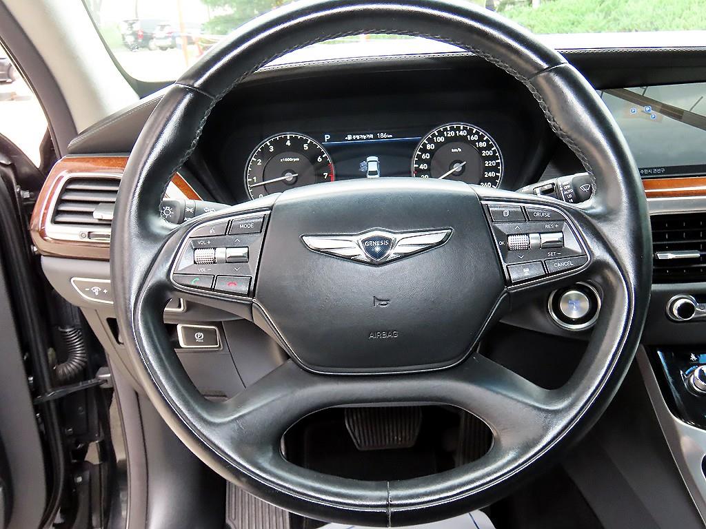 Genesis EQ900 — photo 08