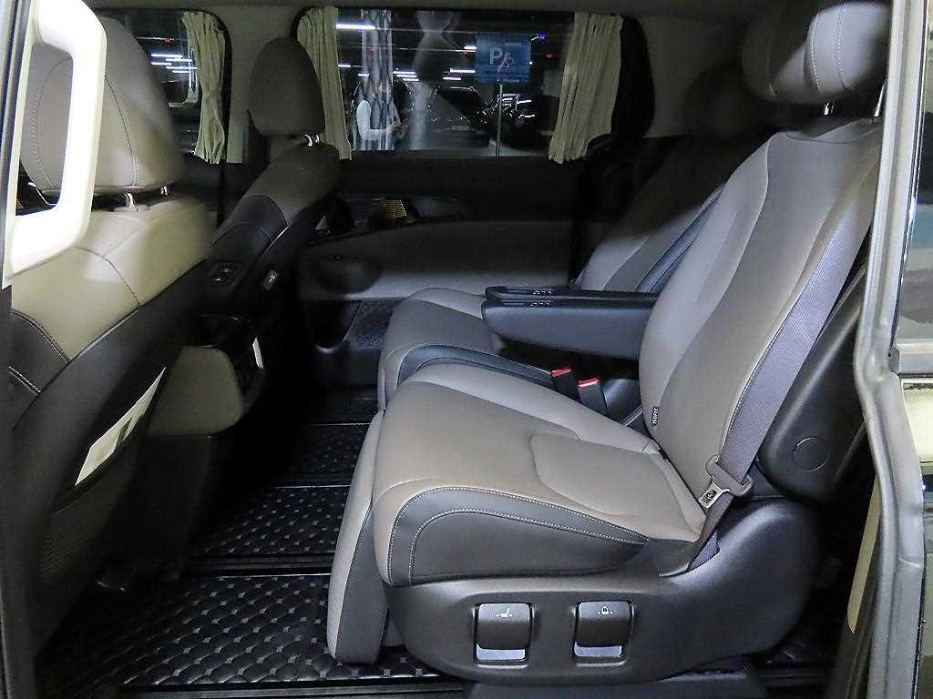 Kia Carnival — photo 07