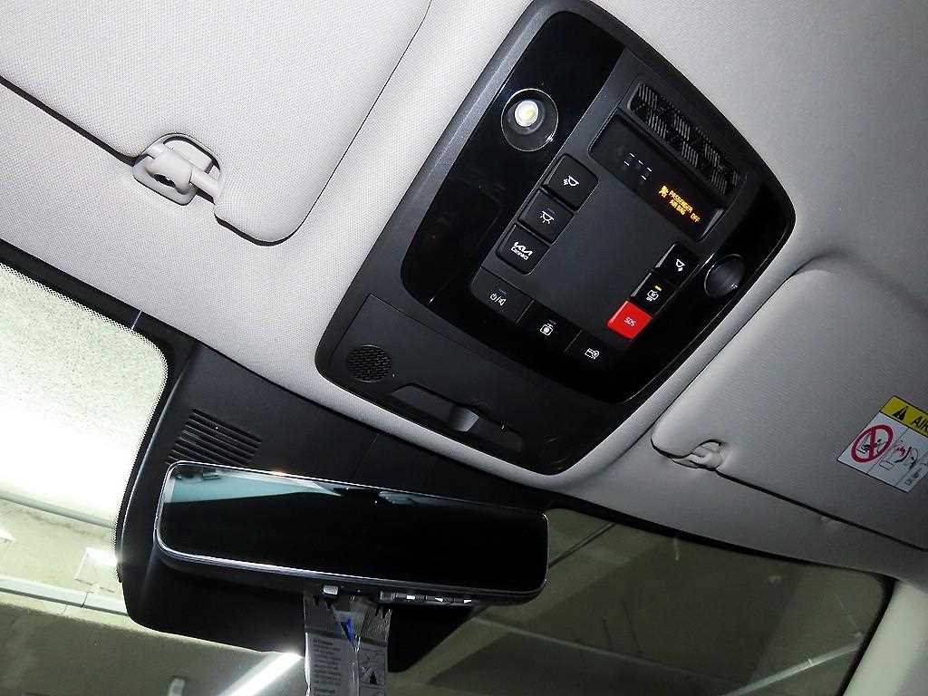 Kia Carnival — photo 14
