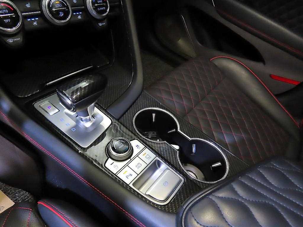 Genesis G70 — photo 12