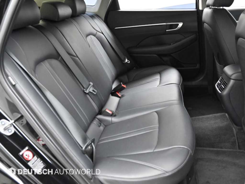 Hyundai Sonata — photo 12