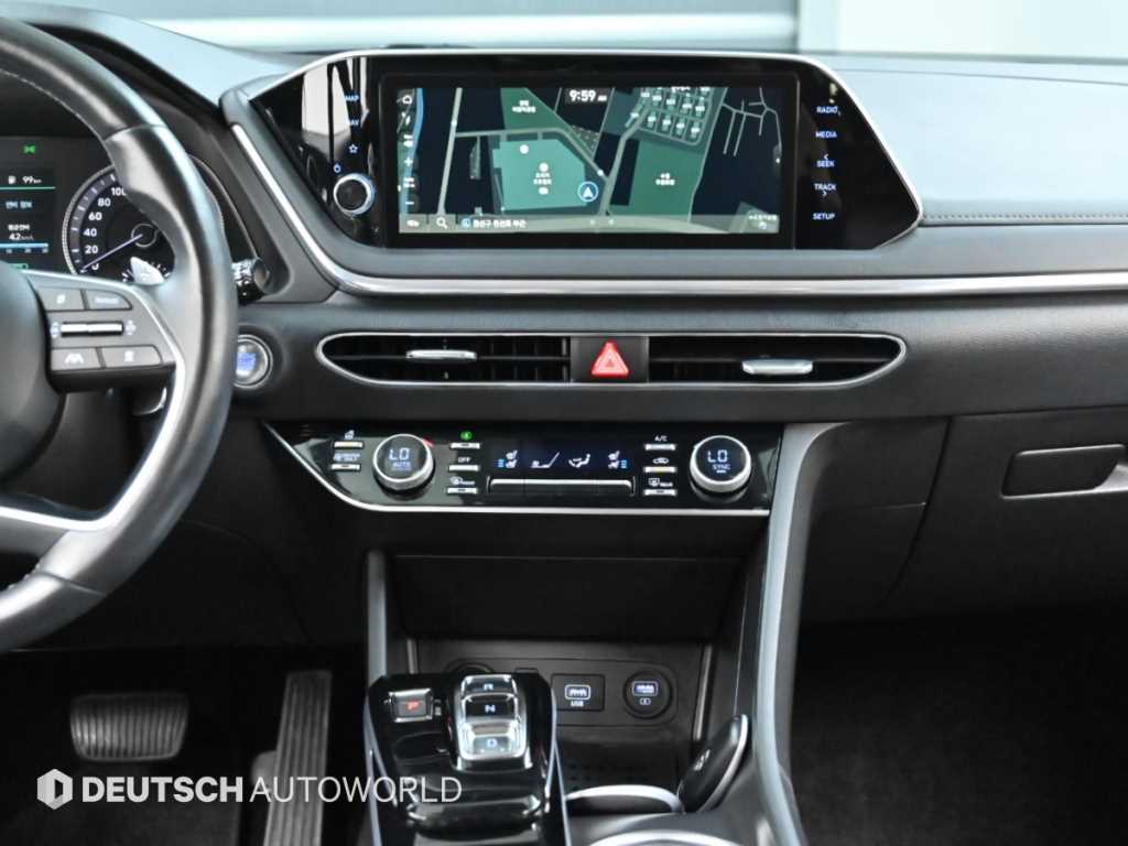 Hyundai Sonata — photo 14