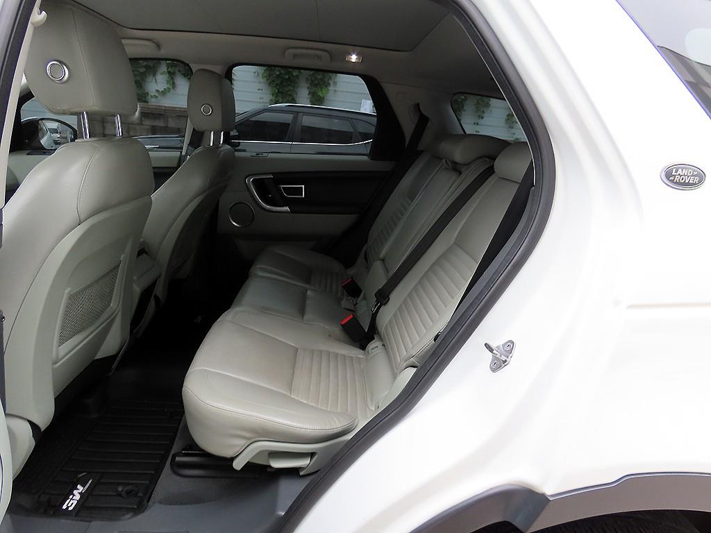 Land Rover Discovery Sport — photo 06