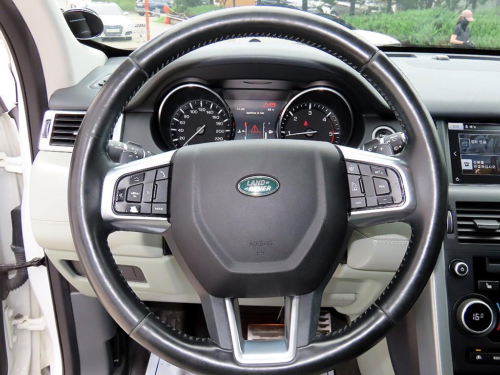 Land Rover Discovery Sport — photo 08