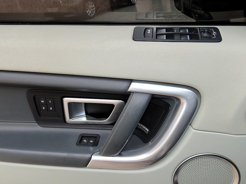 Land Rover Discovery Sport — photo 11