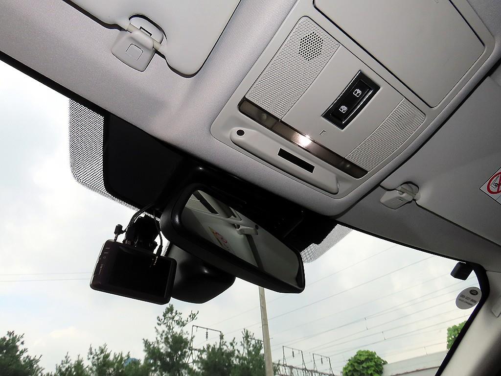 Land Rover Discovery Sport — photo 14
