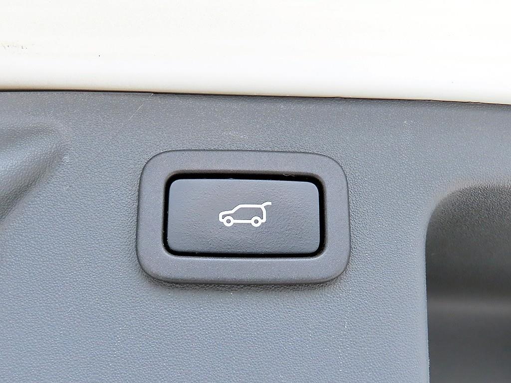 Land Rover Discovery Sport — photo 15