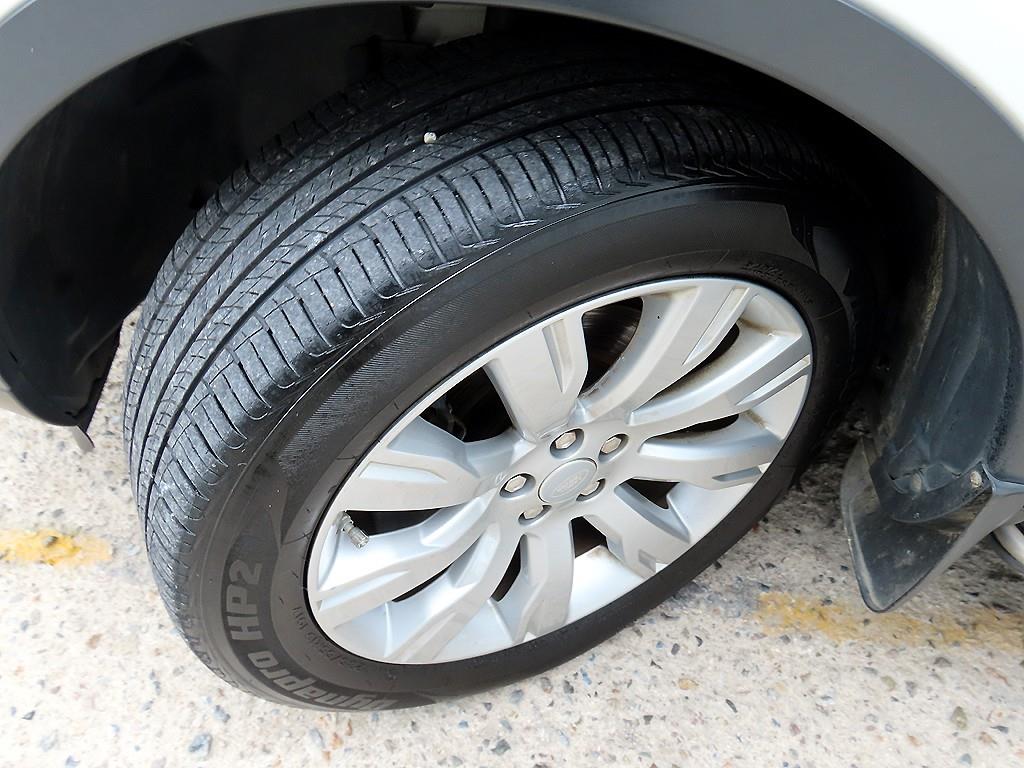 Land Rover Discovery Sport — photo 19