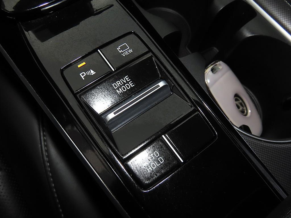 Hyundai Sonata — photo 13