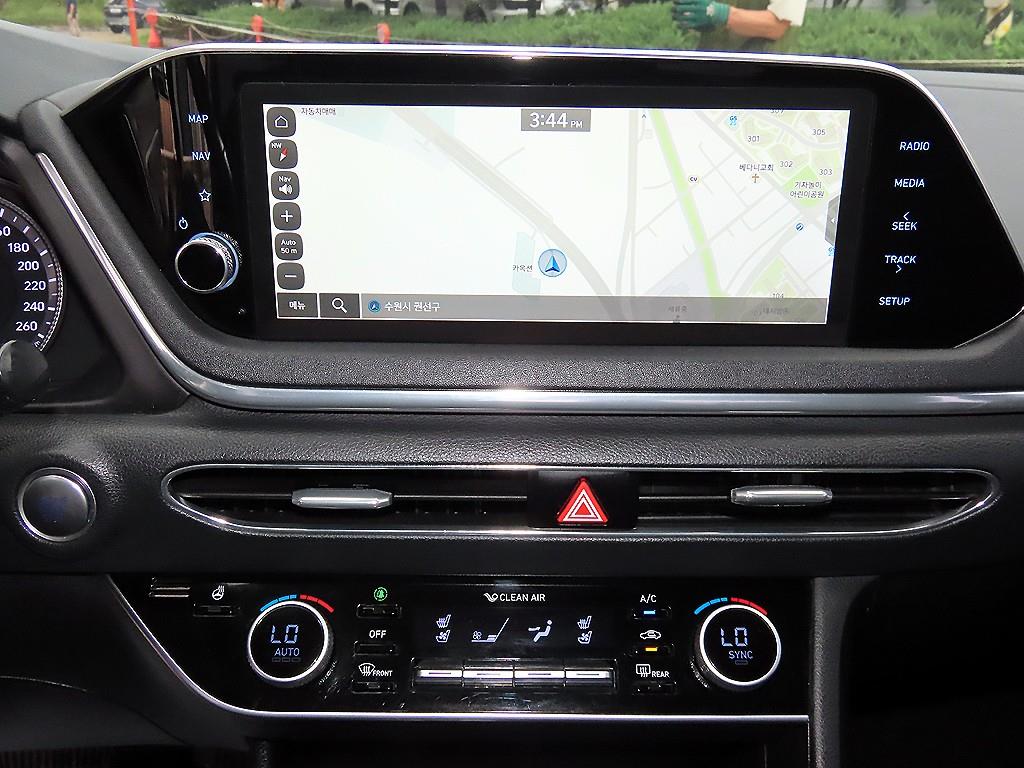 Hyundai Sonata — photo 15
