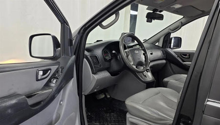 Hyundai Starex — photo 09