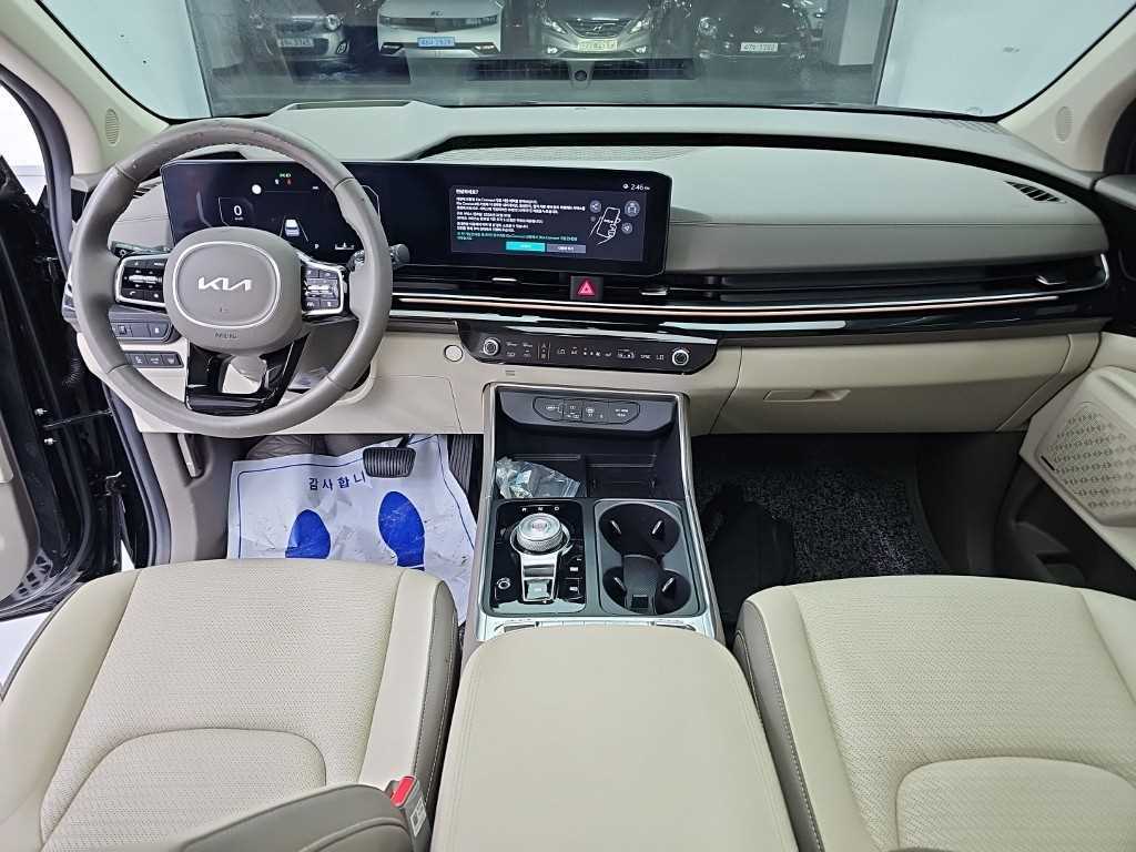 Kia Carnival — photo 01