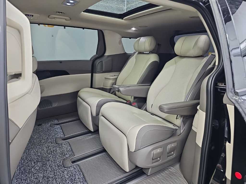 Kia Carnival — photo 12