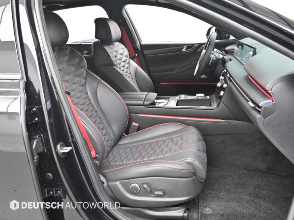 Genesis G80 — photo 10