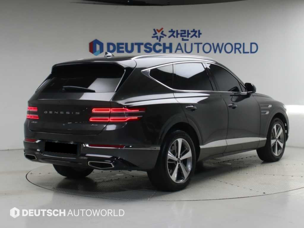 Genesis GV80 — photo 02