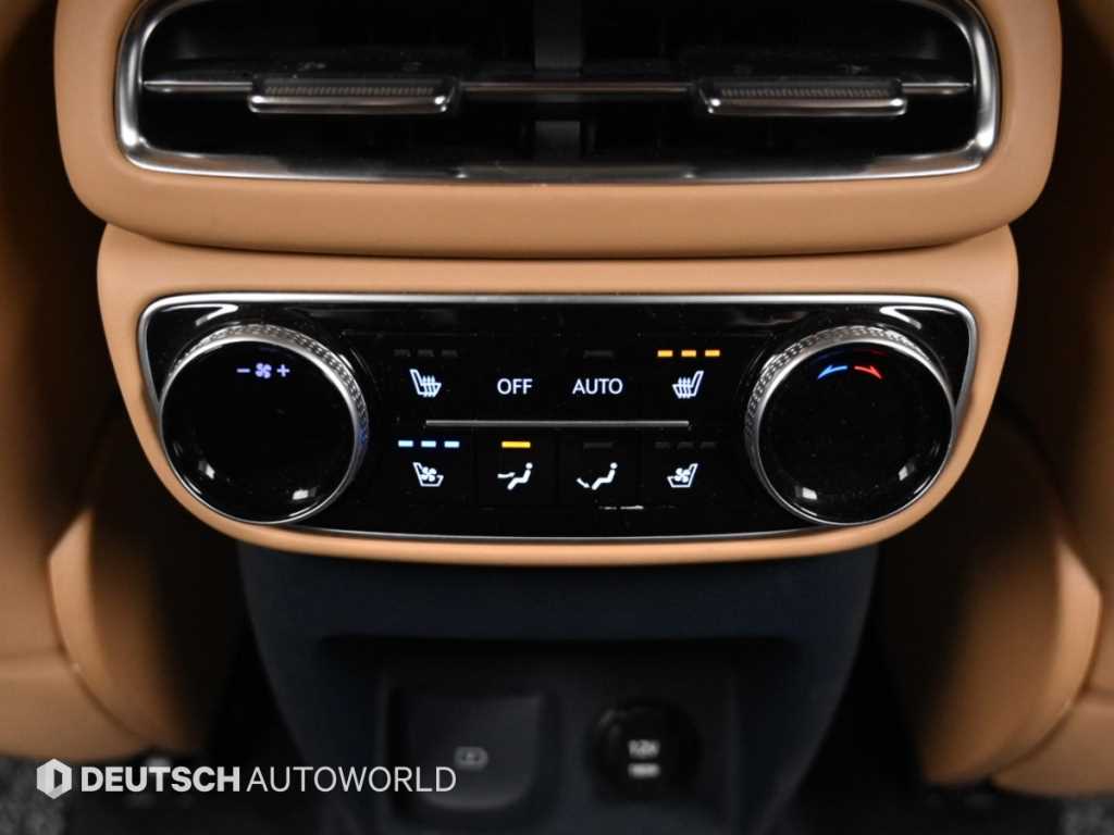 Genesis GV80 — photo 16