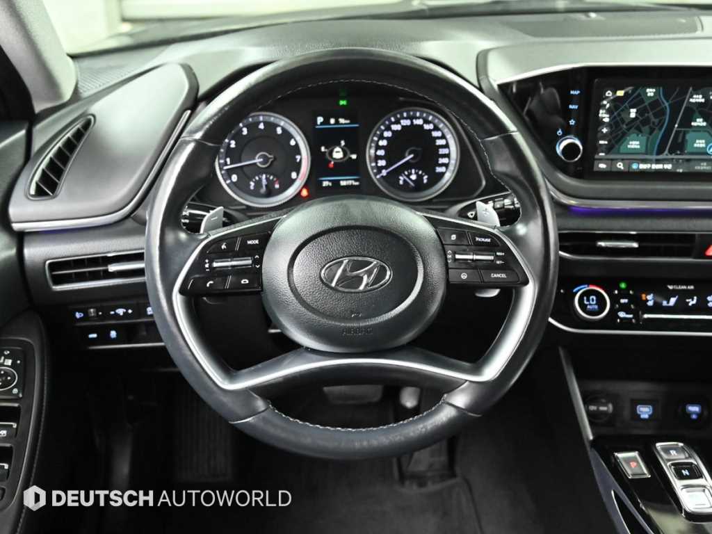 Hyundai Sonata — photo 13