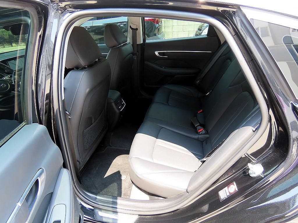 Hyundai Sonata — photo 06