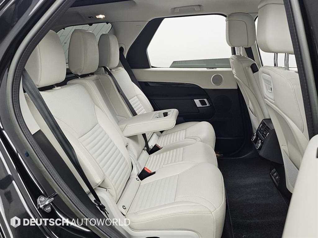 Land Rover Discovery — photo 12