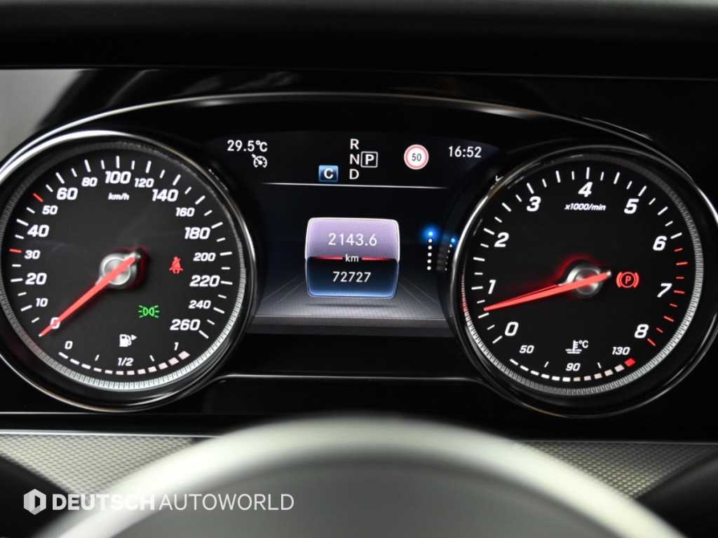 Mercedes-Benz E-Class — photo 08