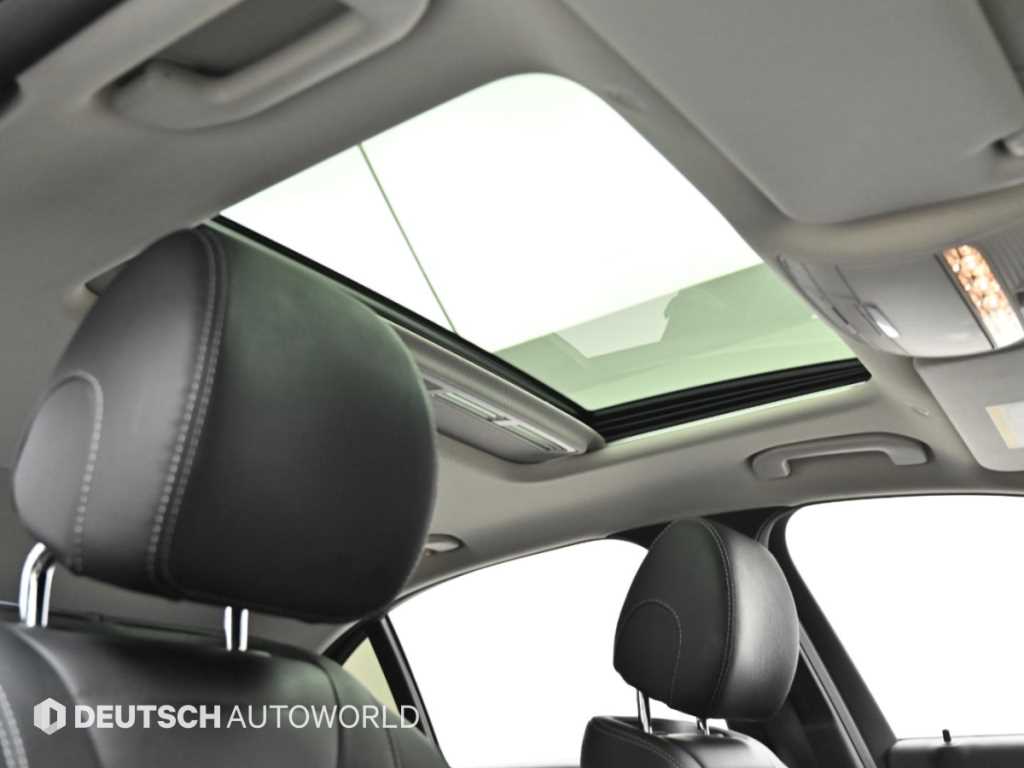 Mercedes-Benz E-Class — photo 18