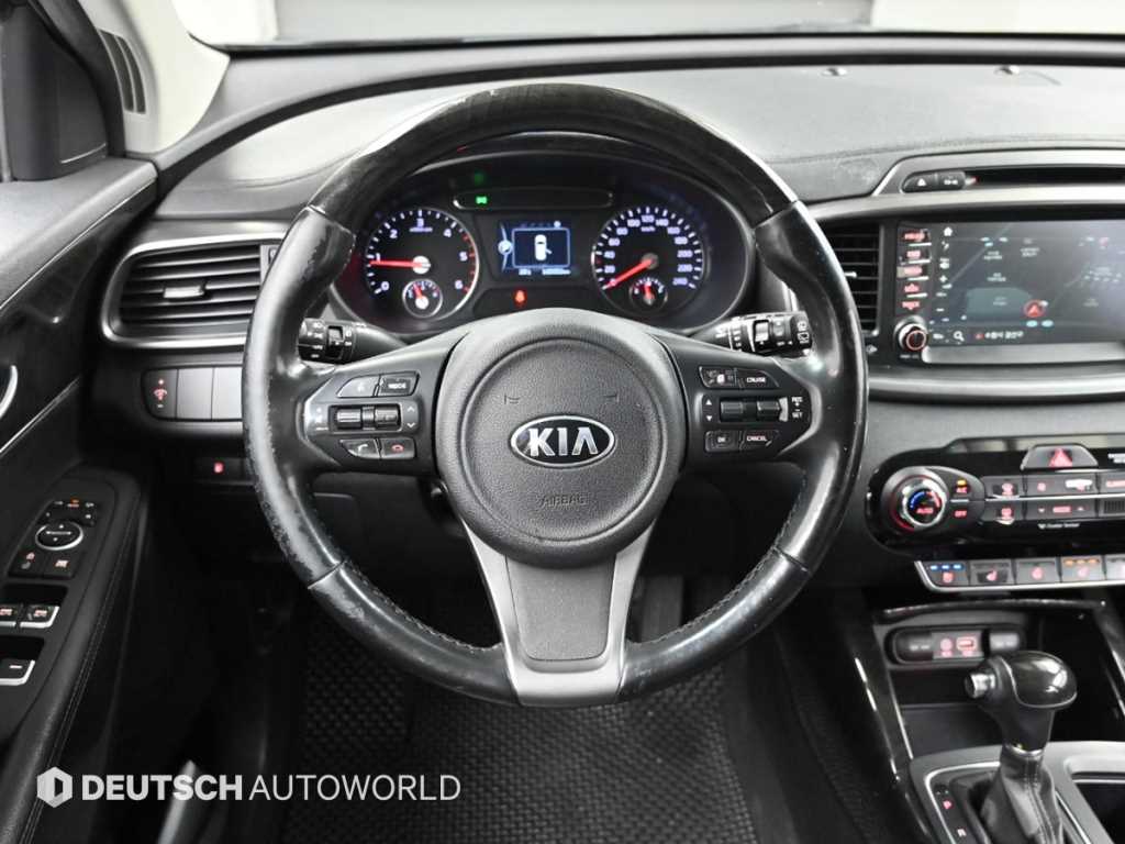Kia Sorento — photo 13